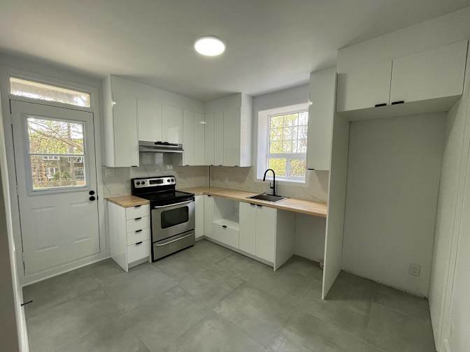 Kimia Esmaili's room