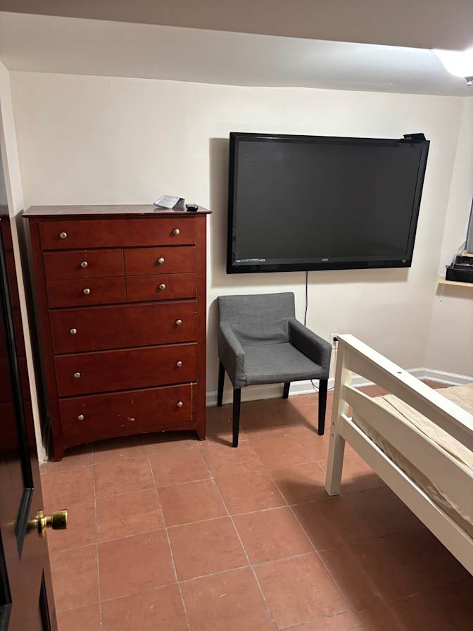 Jose's room
