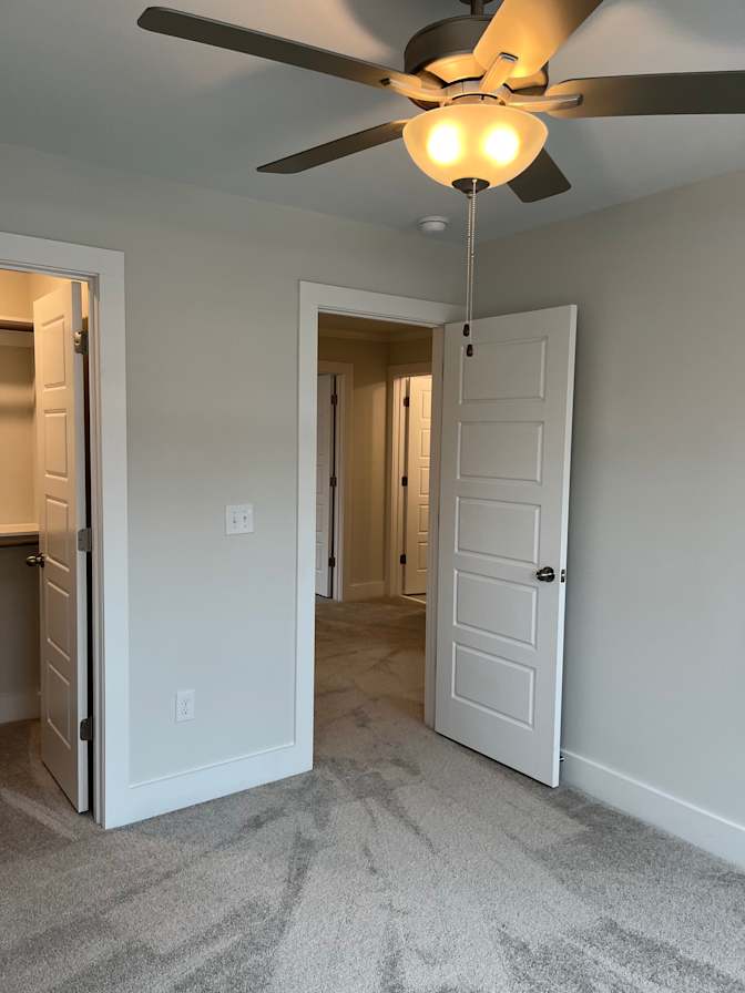 Alcove Rooms's room