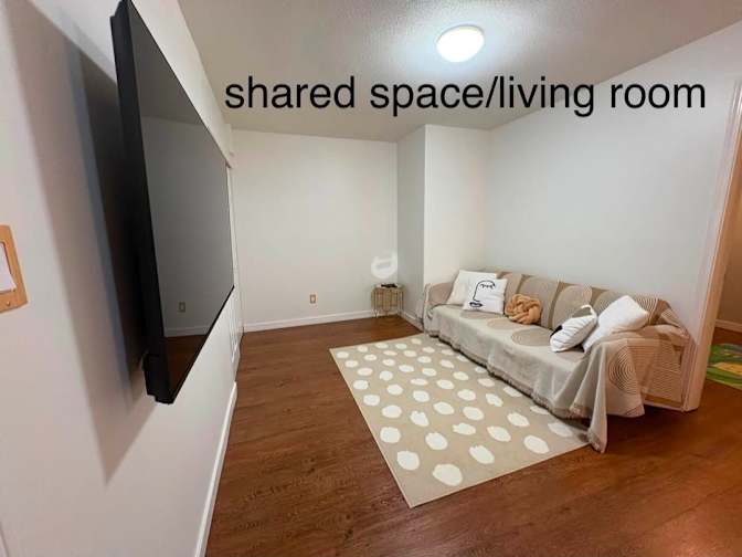 Sina's room