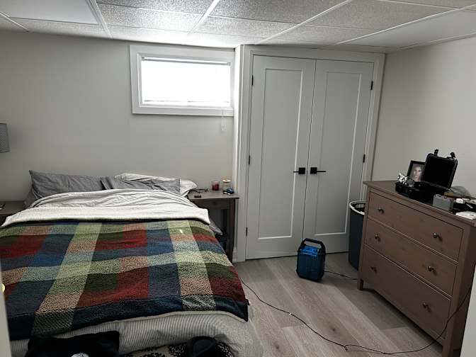 Thomas's room