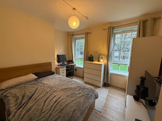 Louis's room