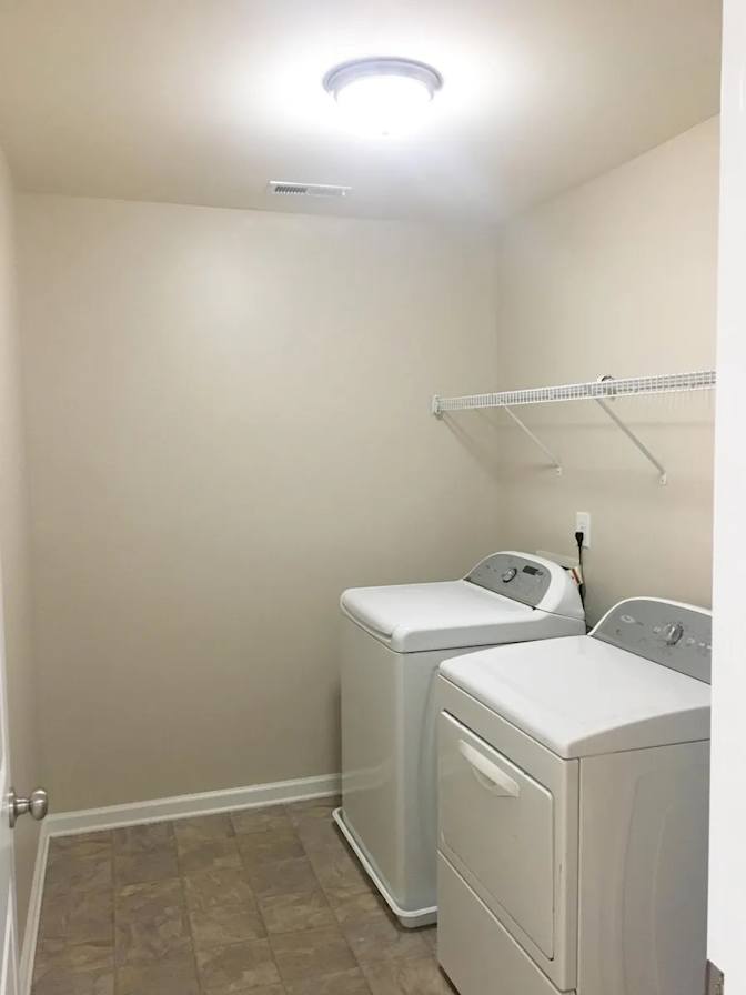 Alcove Rooms's room