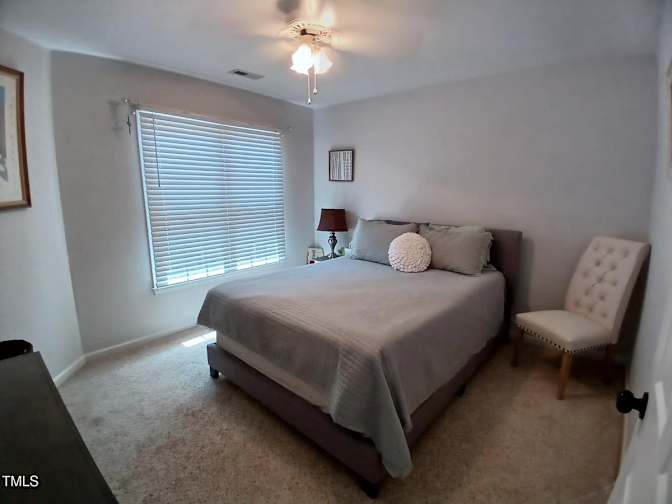 Alcove Rooms's room