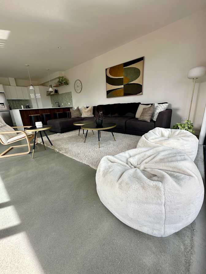 Linda A.'s room