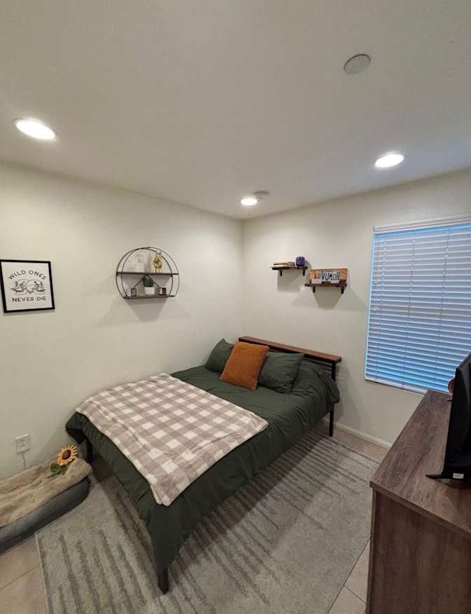 Allie Antonucci's room
