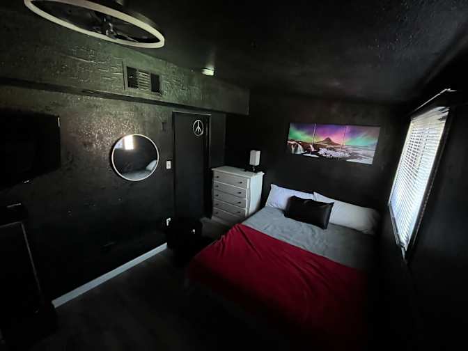 Liz's room