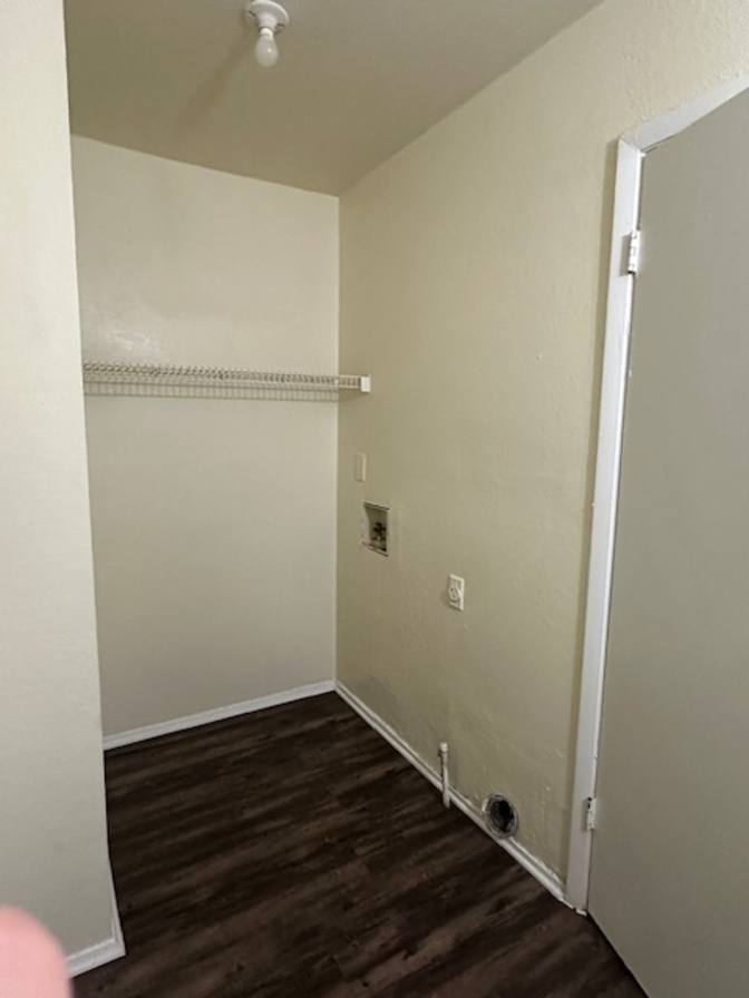 Alcove Rooms's room