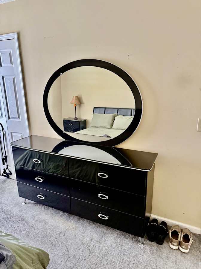Adam Carlyle's room