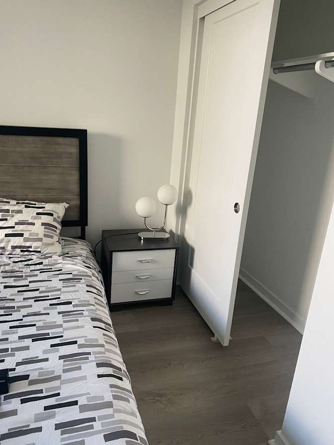 Yikai's room
