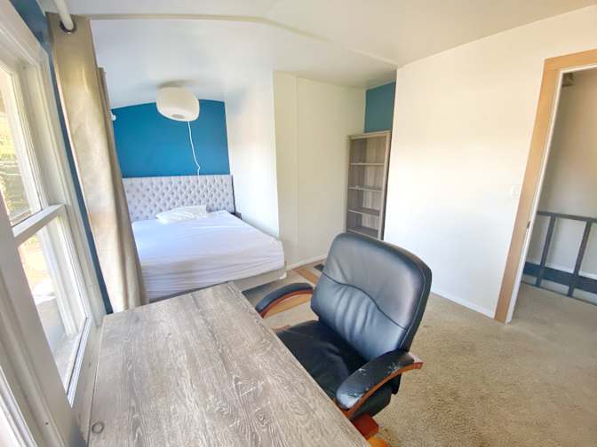 KC Cassily's room