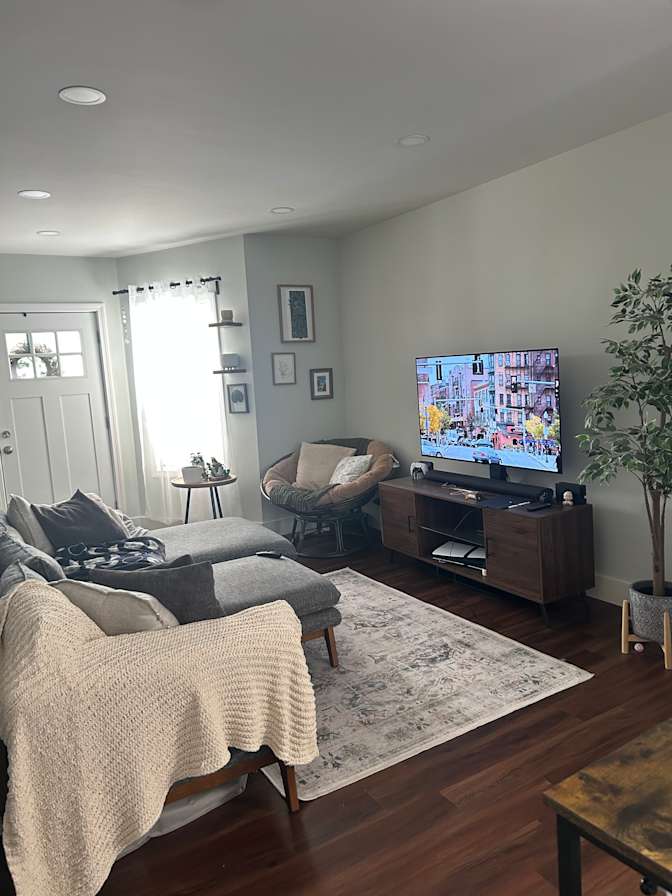 Evelyn's room