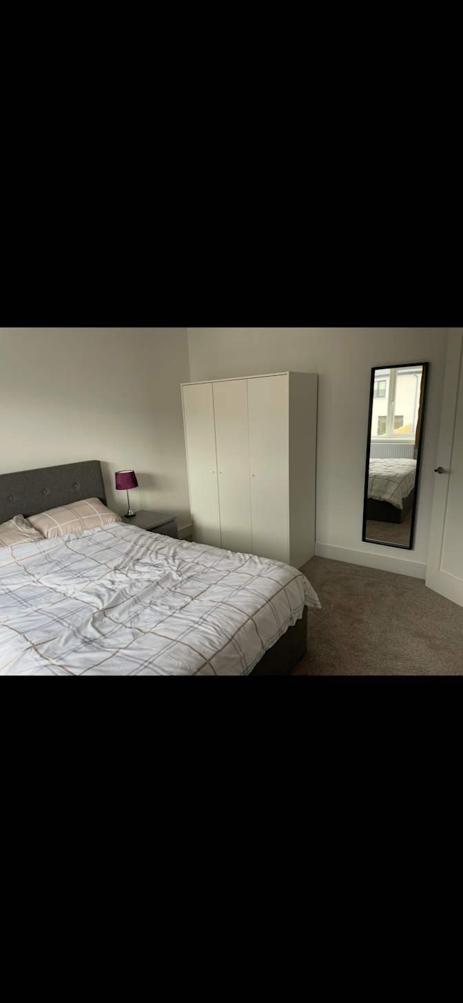 kyle gillanders's room