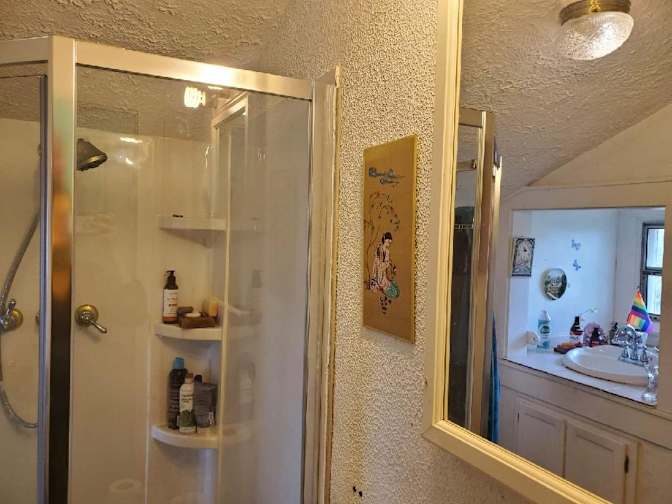 Andrea's room