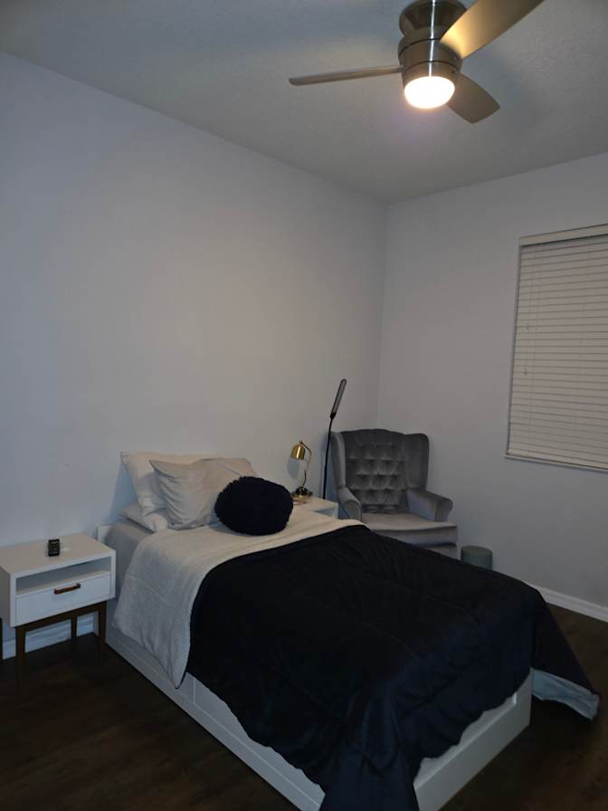Luis's room