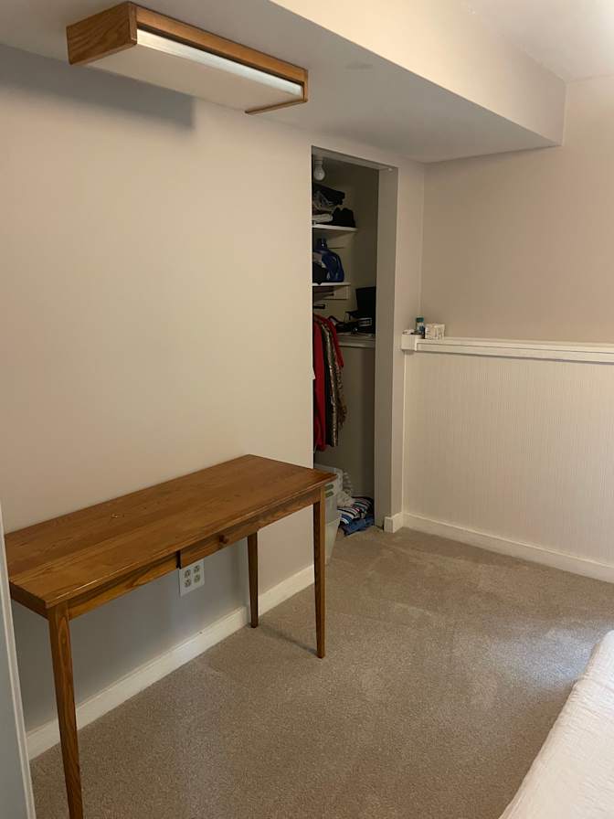 Leslie's room