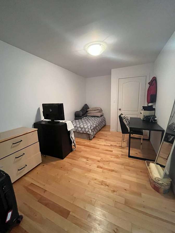kristine-ann lat's room
