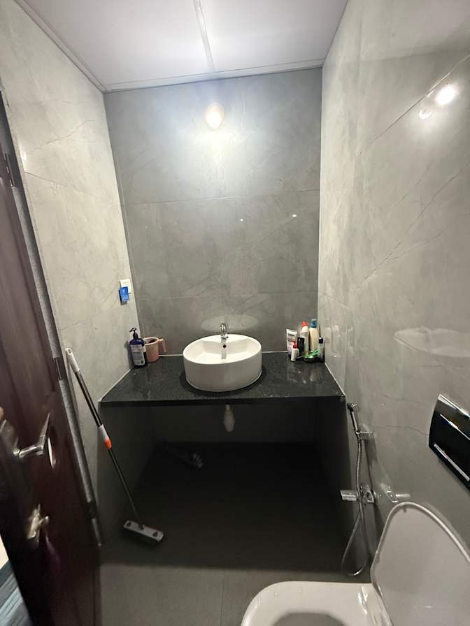 Dheeraj Khadapkar's room