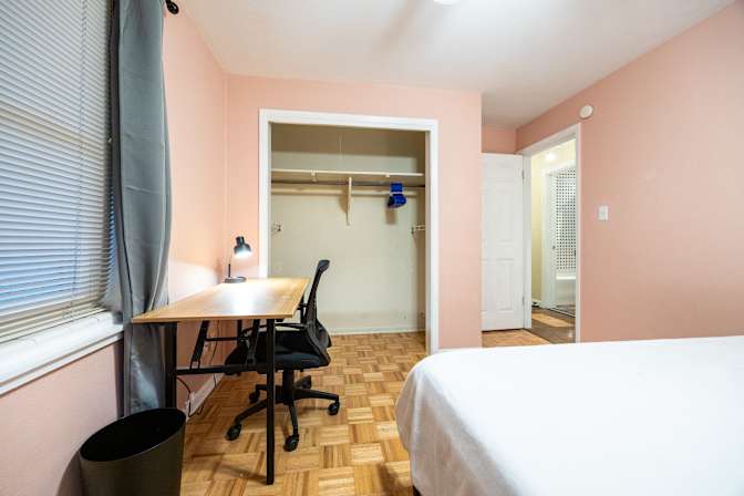 Benny's room