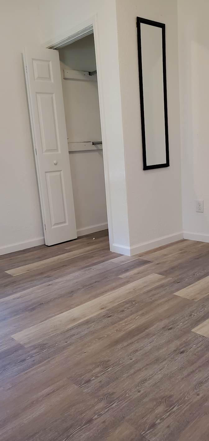 Dee's room