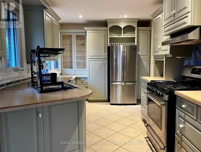 Julia Simatovic's room