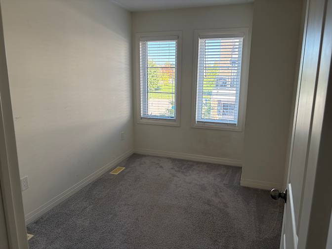 Leslie's room