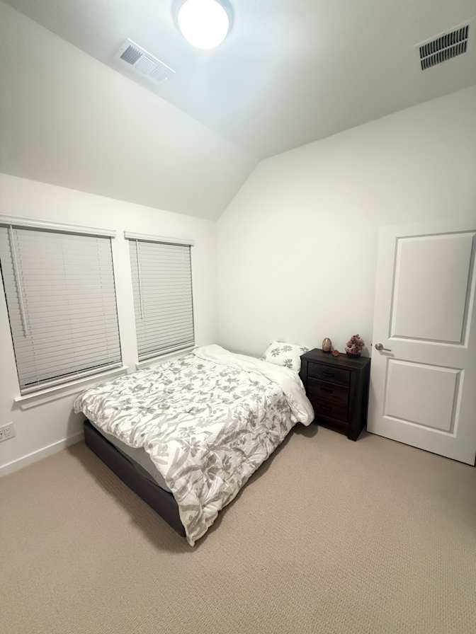 Luis's room