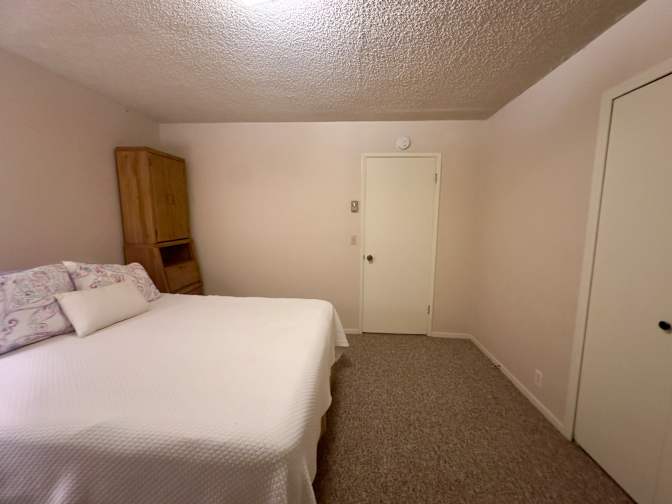 Liz's room