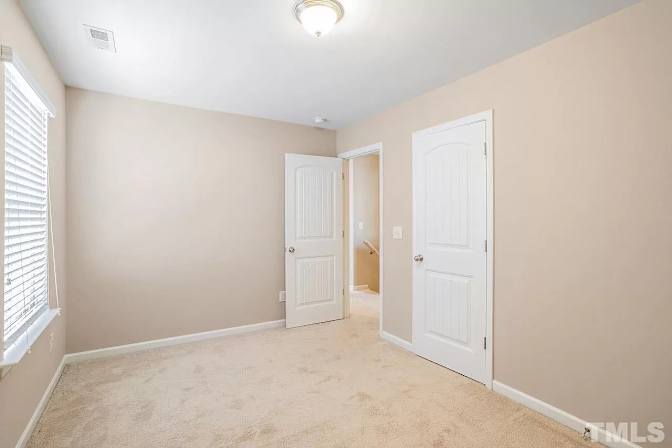 Alcove Rooms's room