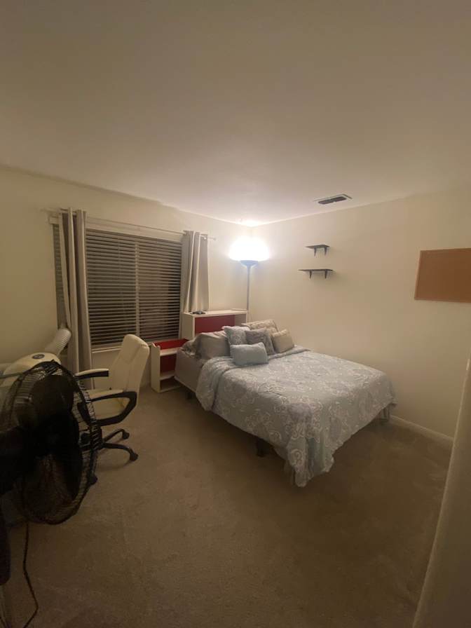 Raquel's room