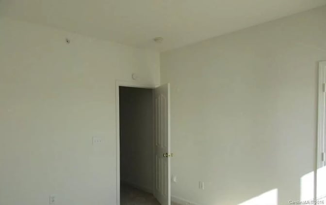 Alcove Rooms's room