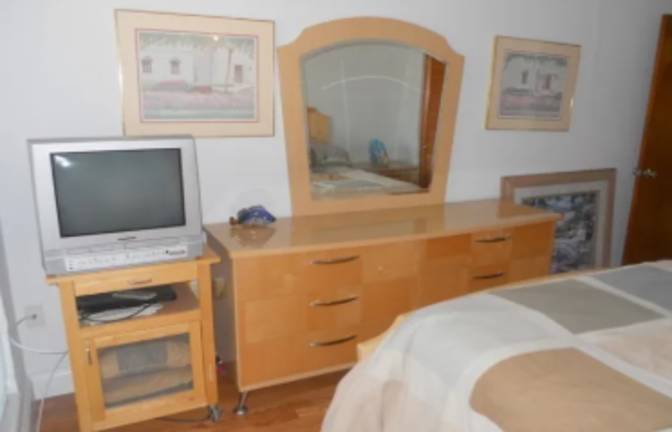 Mete's room