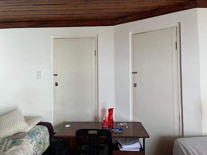 Sino Theto's room