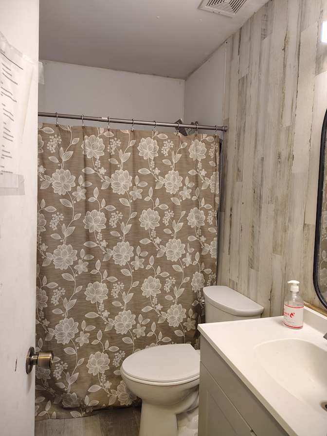 Iris FERGUSON's room