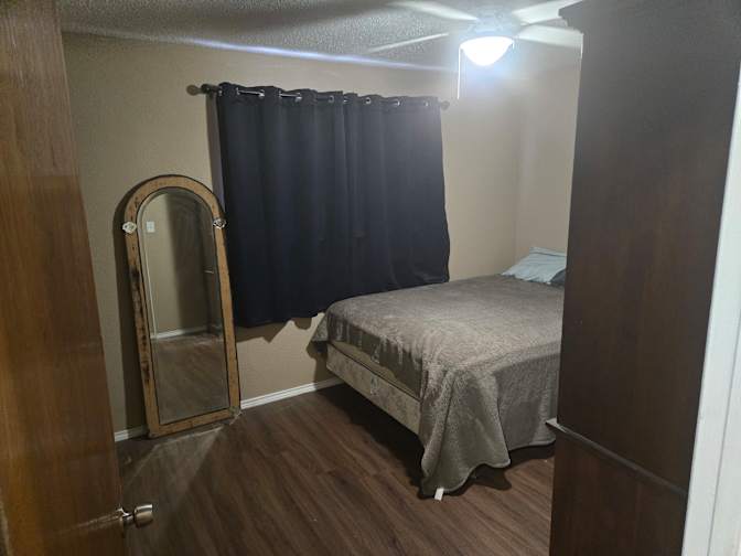 JERRY PAUL CHAMBERLAIN's room