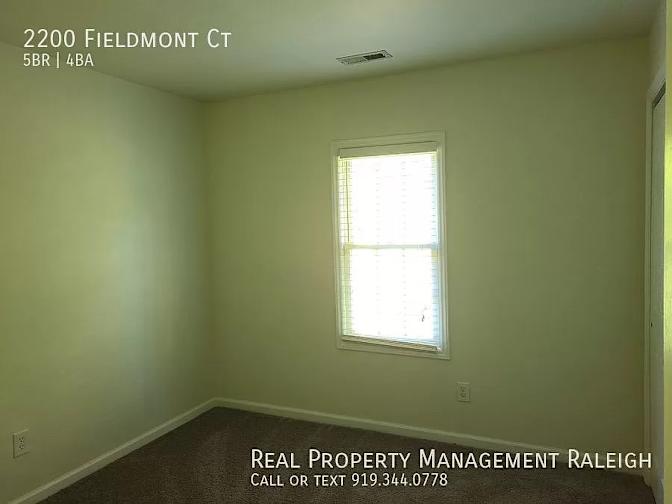 Alcove Rooms's room