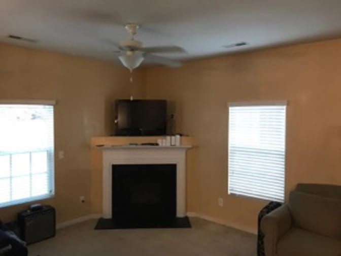 Alcove Rooms's room