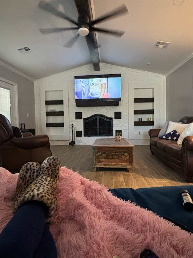 Lisa's room
