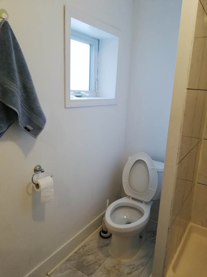 DAN Ji's room