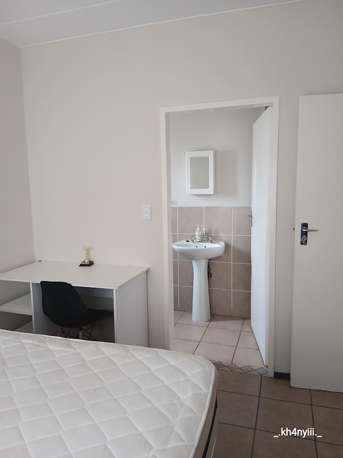 Khanyi Mdhluli's room