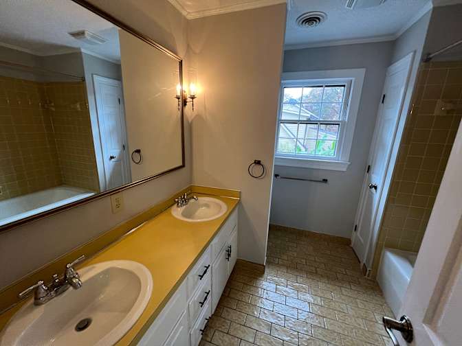 Alcove Rooms's room