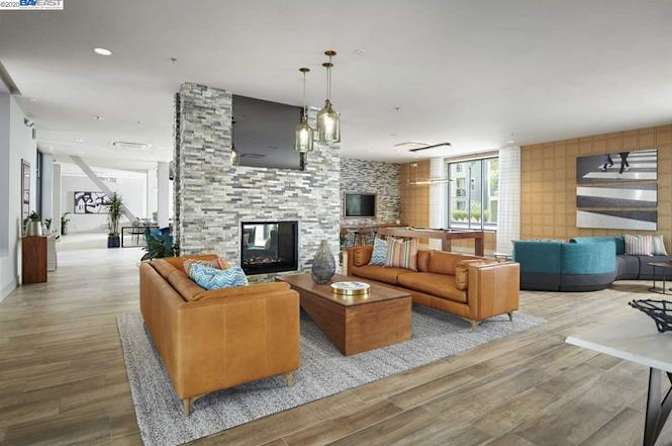Golden Gate Rentals's room