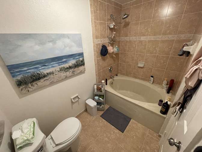 Lucas A Abreu's room