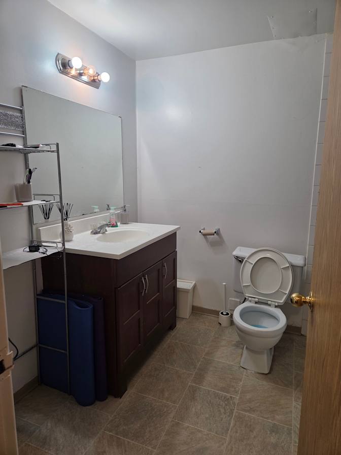 Mojtaba's room