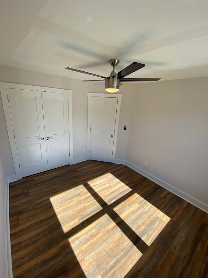 Alcove Rooms's room