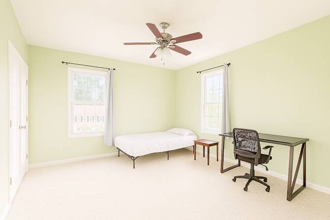 Nice Home's room