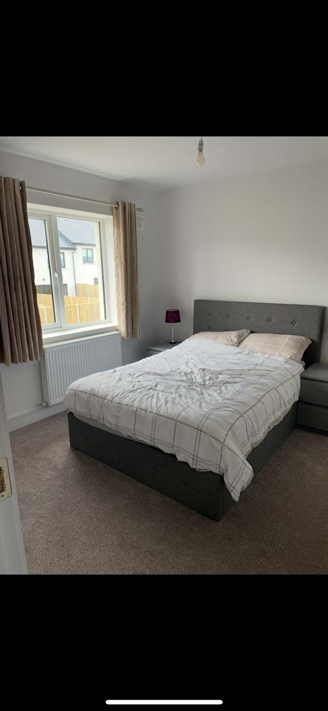 kyle gillanders's room
