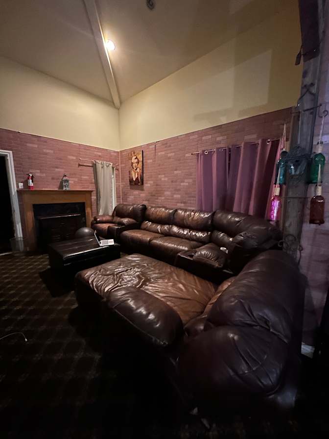 Forward Vision Spaces's room