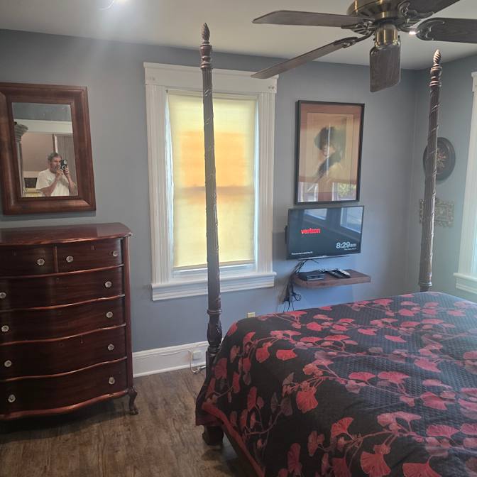robert a gustafson's room