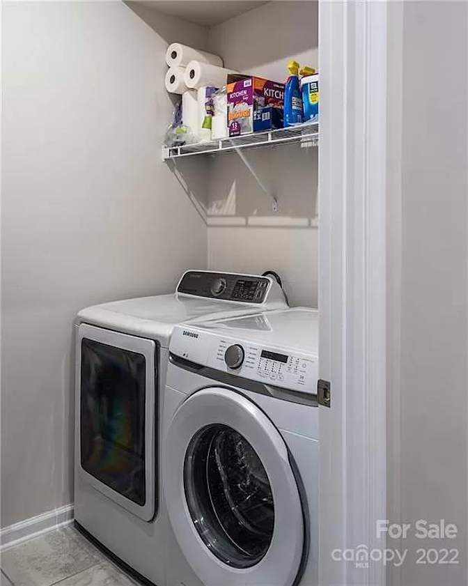 Alcove Rooms's room